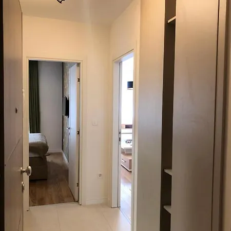 White Homes 3 - Point *